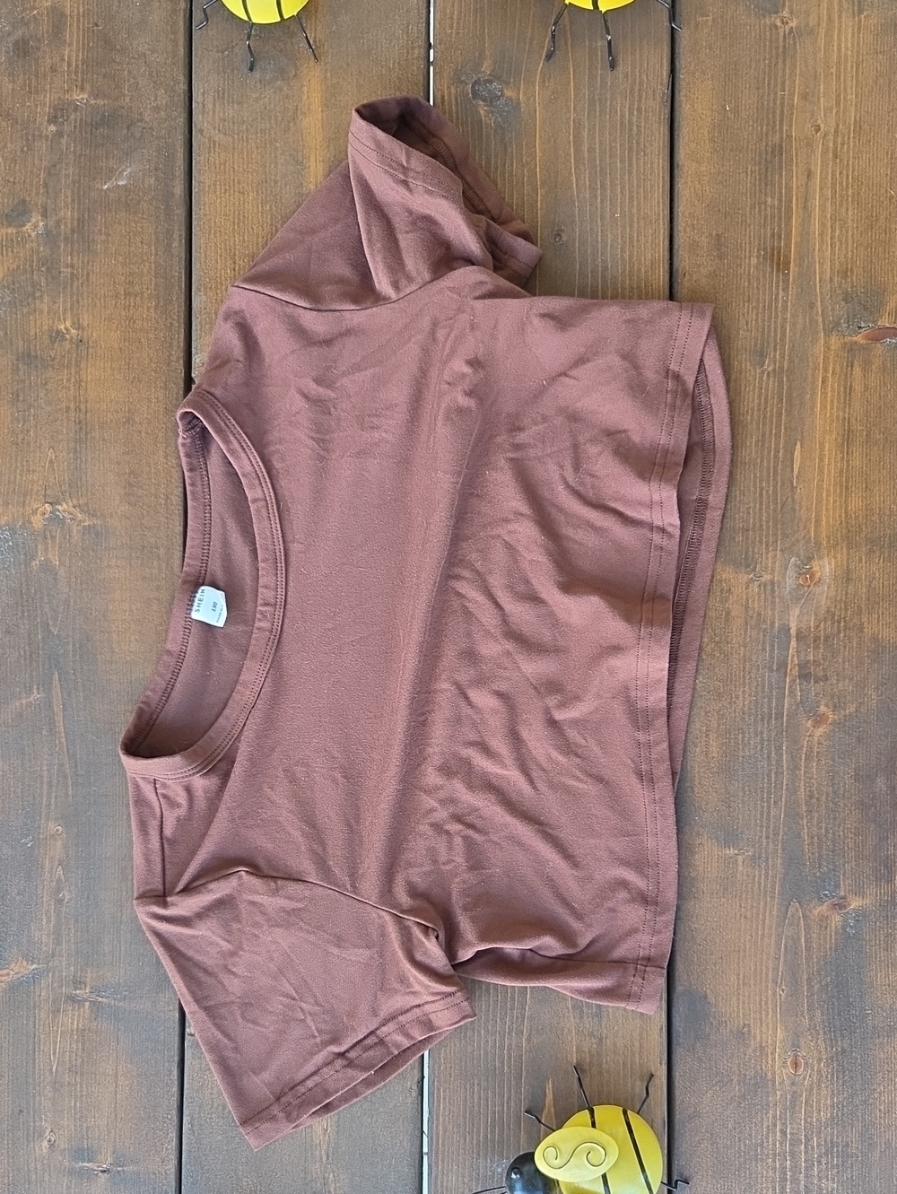 SHEIN Mauve Brown Cropped Tee